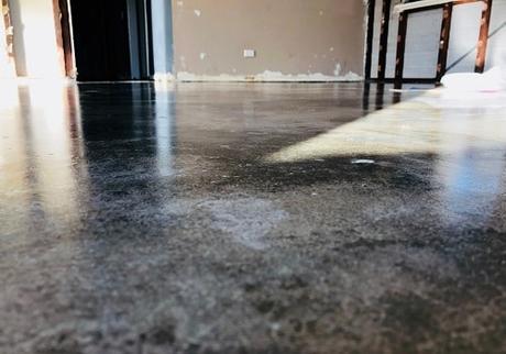 Tricks on How to Stain Concrete Yourself (DIY)