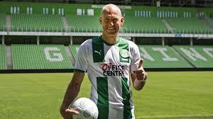 En zeker bij een club als fc groningen. Grun Statt Rot Ex Bayer Robben Zuruck Auf Dem Fussballplatz Br24