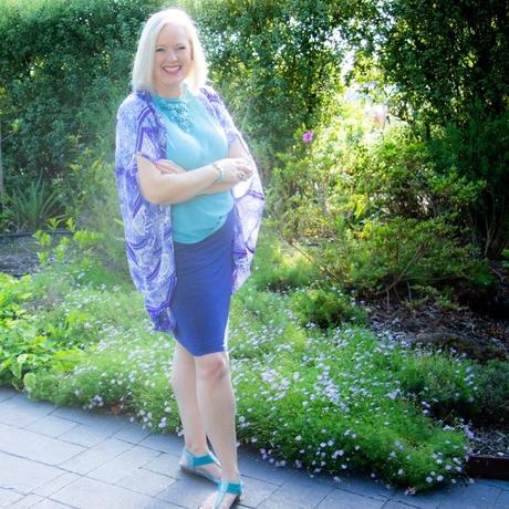 Top 3 Tips to Consider When Adding Accessories to Colourful Outfits