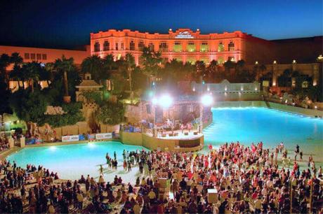 10 Breathtaking Beaches In Las Vegas For All Beach Bums