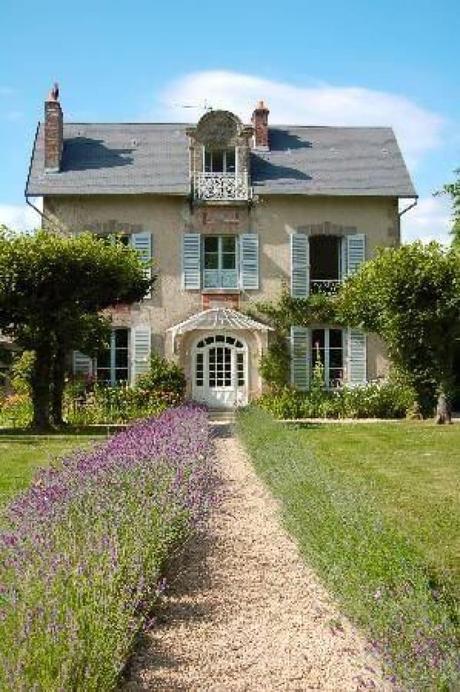 French Country Decor Roll-Out the Red Carpet