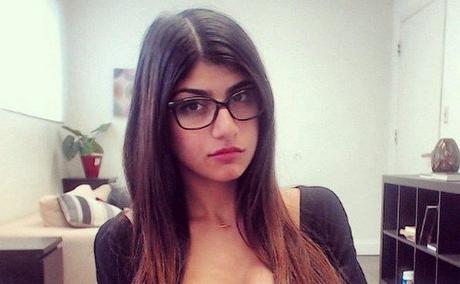 Mia Khalifa Net Worth 2020, Scandal, Bio, Career