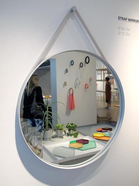 A HAY-VEN OF GREAT DESIGN A HAY-VEN OF GREAT DESIGN