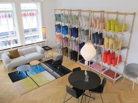 A HAY-VEN OF GREAT DESIGN A HAY-VEN OF GREAT DESIGN