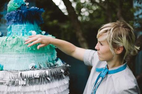 How to make an ombre wedding cake pinata