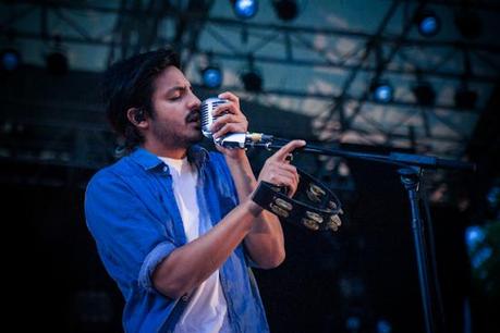 young the giant003 YOUNG THE GIANT, THE APACHE RELAY, AND ST. LUCIA PLAYED CENTRAL PARK SUMMERSTAGE [PHOTOS]