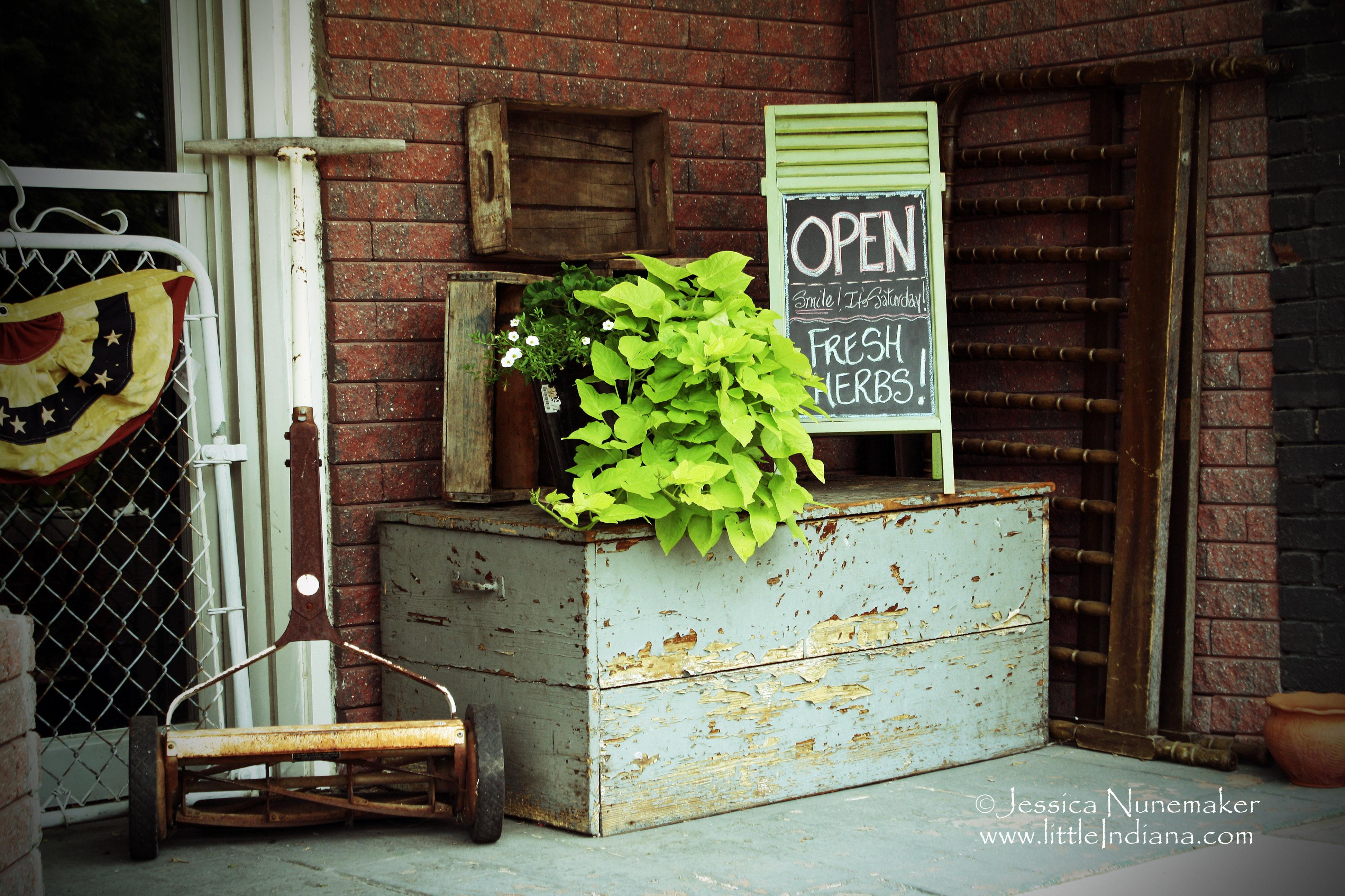 Myrtle, Maude, and Mabel's: Covington, Indiana