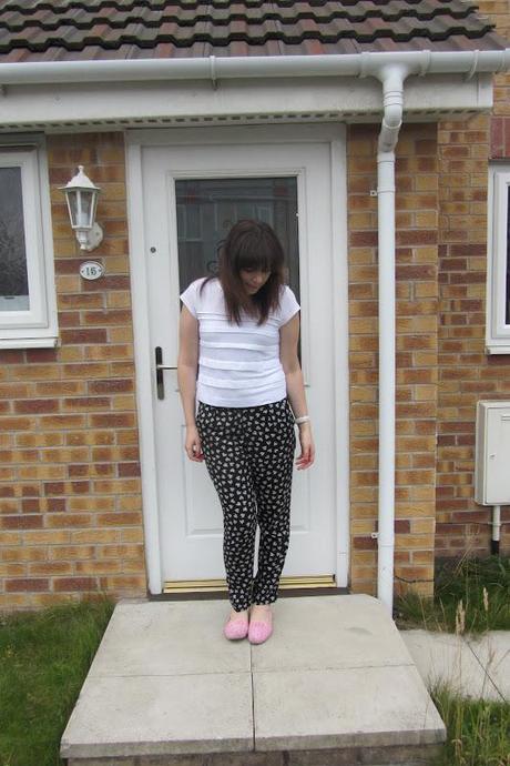 OOTD||  Primark heart print trousers