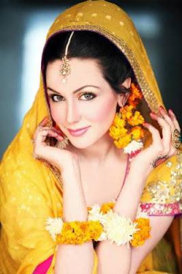 Pakistani Fashion Model Aisha Linnea Akhtar Profile & Pictures