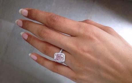 Fancy Purplish-Pink Diamond ring