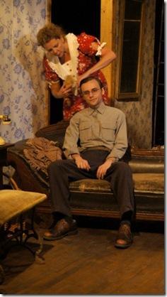 Review: The Glass Menagerie (Redtwist Theatre)