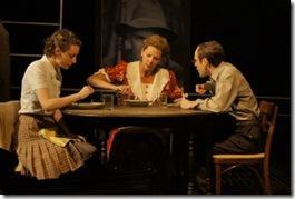 Review: The Glass Menagerie (Redtwist Theatre)