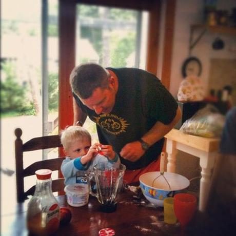 Morning smoothie making