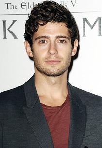 Once Upon a Time Taps Julian Morris to Play Prince