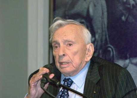 Gore Vidal dies at 86