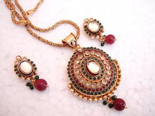 Kundan jewelley – the most demanded jewellery nowadays!