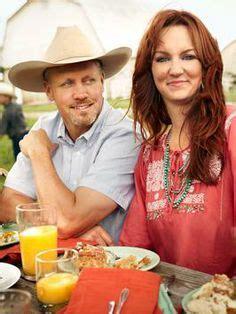 Anne marie ree drummond (née smith, born january 6, 1969) is an american blogger, author, food writer, photographer and television personality who lives on a working ranch outside of pawhuska, oklahoma. ree drummond wedding | Photo: Ree Drummond, center, is ...