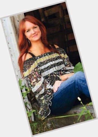 Ree drummond is a famous blogger and star of food network's the pioneer woman. drummond rose to fame blogging about life on her husband's ranch. Ree Drummond | Official Site for Woman Crush Wednesday #WCW