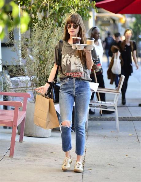 She rose to fame with her acting skills in fifty shades of grey. Dakota Johnson Street Style 11/06/2019 • CelebMafia