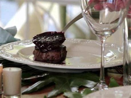 Or wondering how long to cook beef tenderloin? Rosemary Beef Tenderloin with Blackberry Red Wine Sauce ...