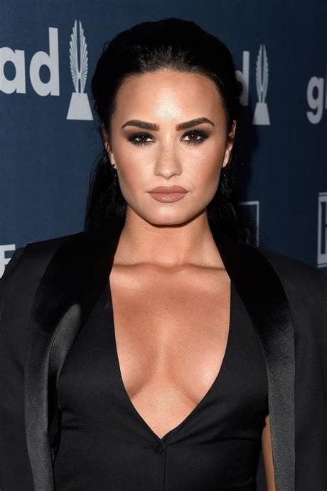 Demi lovato — la la land 03:16. Demi Lovato sparks boob job rumours as pop star shares ...