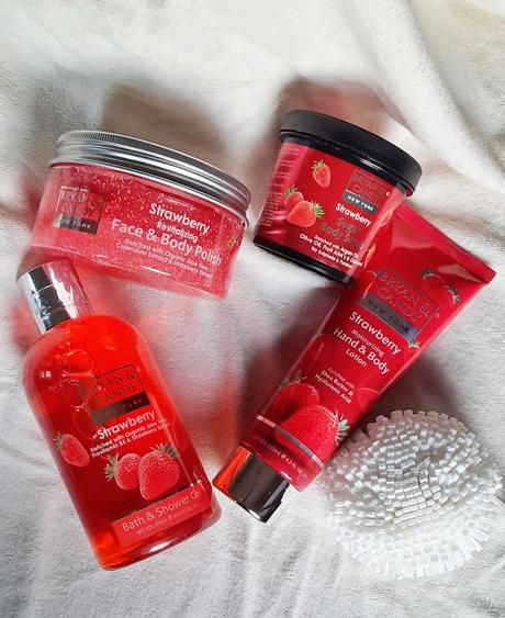 Bryan and Candy, New York Strawberry Bath Tub Spa Kit: Review
