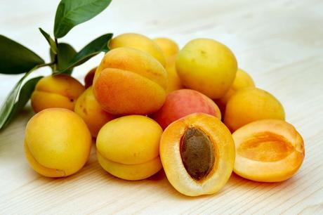 THE APRICOTS