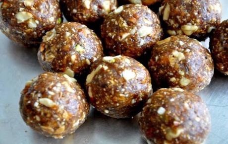 DRY FRUITS LADDU