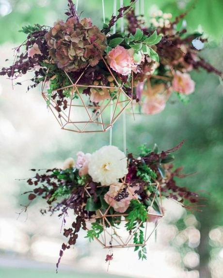 wedding decor trends suspended geometric décor with flowers blush and mint photography