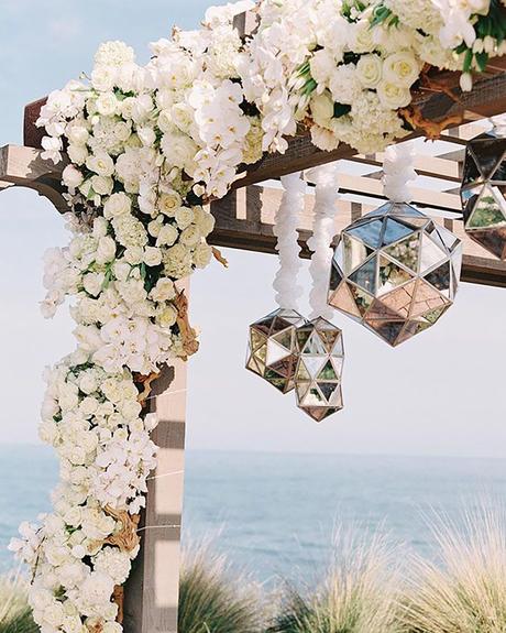 wedding decor trends geometric mirror décor on wedding altar intertwined events