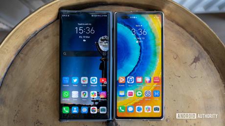 Huawei Mate X2 hands-on: Now this is it