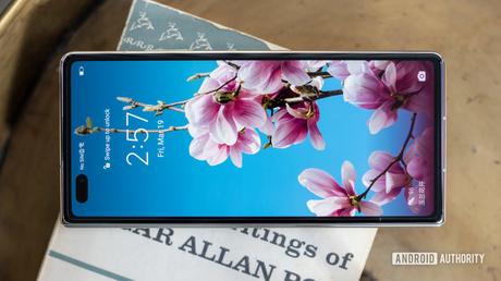 Huawei Mate X2 hands-on: Now this is it