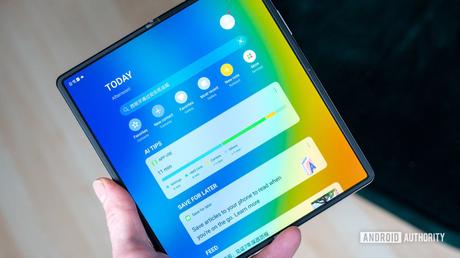 Huawei Mate X2 hands-on: Now this is it
