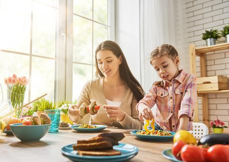 7 Easy Tips to Get Your Family to Eat Healthier