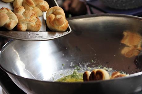 Vegan garlic butter garlic knots