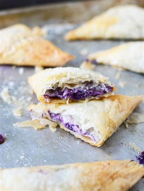 Phyllo dough, walnuts, sugar, confectioners' sugar, cinnamon and 8 more kanafeh (middle eastern cheese and phyllo dessert) serious eats clotted cream, pistachios, mozzarella cheese, sugar, lemon juice and 4 more Blueberry Phyllo Dough Turnovers | Recipe | Phyllo dough ...