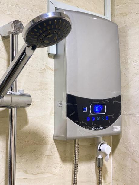 Review: Ariston ST33 Luxury Instant Water Heater