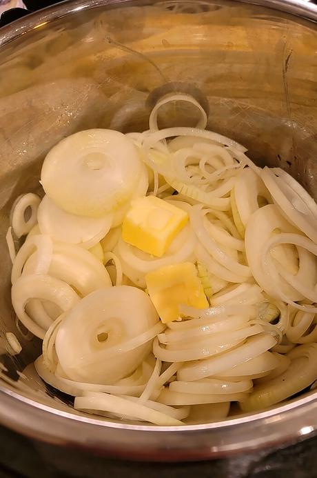 Caramelized Onions in the Instant Pot