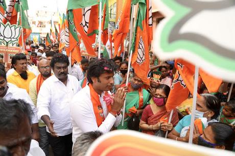 Harbour constituency ~ campaigning in Hindi !! - Vinoj P Selvam making waves Harbour constituency ~ campaigning in Hindi !! - Vinoj P Selvam making waves