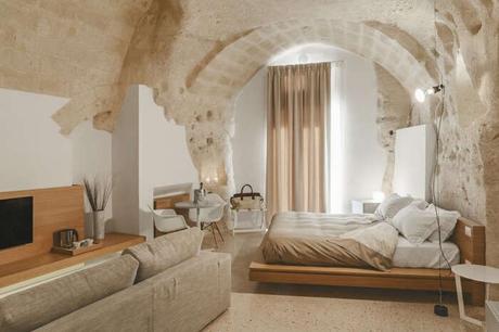 12 Amazing Cave Houses In the World For A Nomadic Staycation