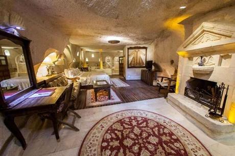 12 Amazing Cave Houses In the World For A Nomadic Staycation