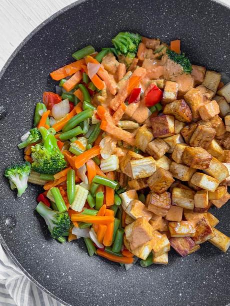 Vegetable Stir Fry Recipe (Healthy + Easy)