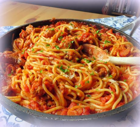 SPAGHETTI WITH QUICK BOLOGNESE