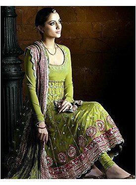 Pakistani Bridal Wear – Peach Ruffled Maxi – Back Train Style Dupatta