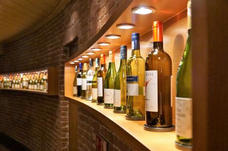 12 Best Bars And Pubs For A Fun Evening