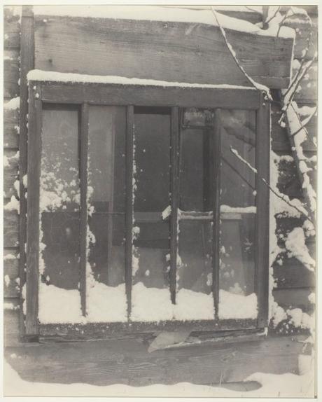 Early photography: Window: Wood, Glass, Snow – Alfred Stieglitz