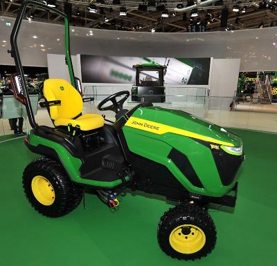 John Deere Showcases Futuristic Autonomous Electric Tractor