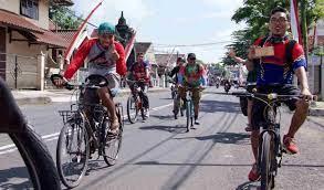 Almost six months ago we rolled off the pelni from malaysia and set out to circumnavigate sulawesi. The Culture Of Hospitality In Java Indonesia Hello Bike World
