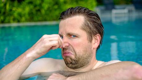 How do you know if your swimming pool is clean