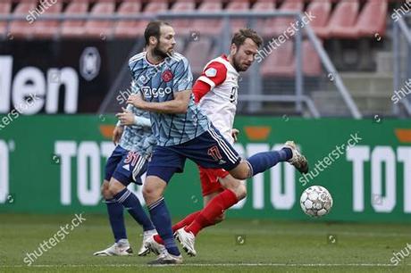 Phong độ ajax và fc utrecht. Fc Utrecht Ajax / Daley Blind L Ajax Action Against Sander ...